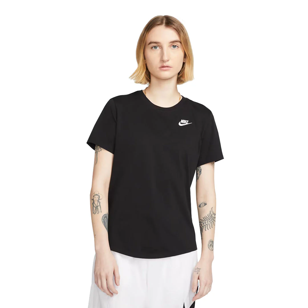 Nike - Women's NSW Club Essentials T-Shirt (DX7902 010) - Image 2