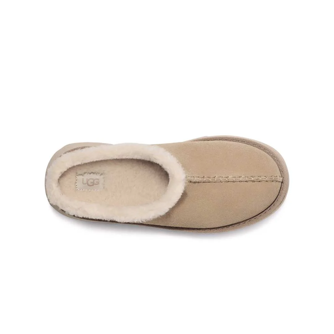 UGG® - Women's New Heights Cozy Clogs (1162510-DRI) - Image 4