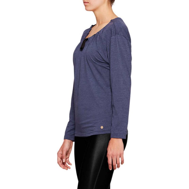 Asics Women s Luxe Traveler Long Sleeve Top 2012A518 0400 4