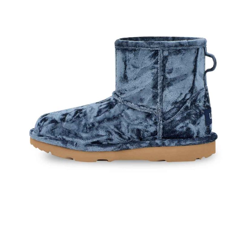 UGG Kids Junior Classic Mini II Velvet Boots 1142070K RSPS 02 7aa874fd 7d04 4dcd b911 5d5da9860275